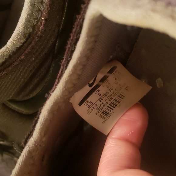 Nike Women's Sneakers - Picture 5 of 7